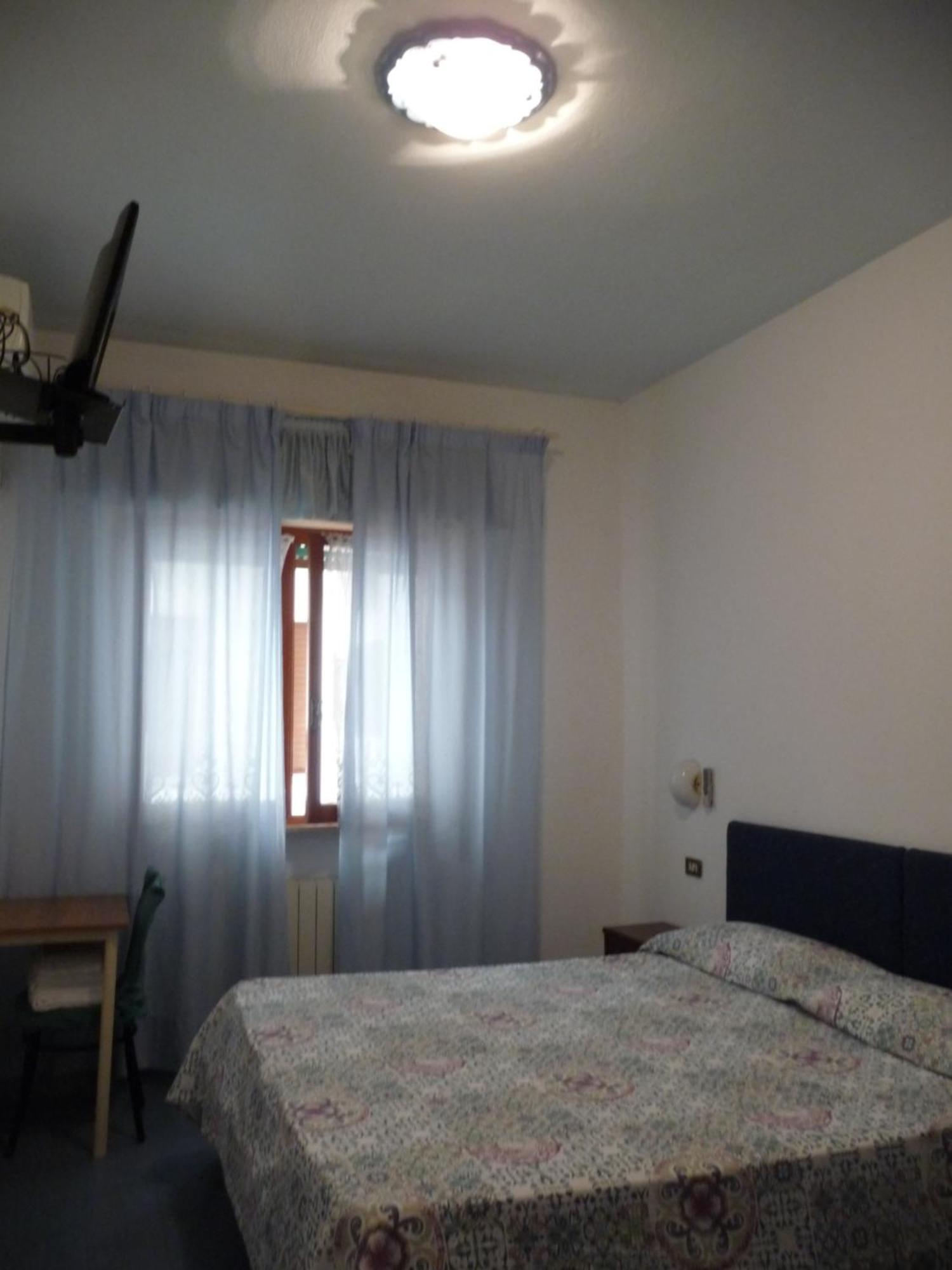 Hotel Meublè Andrea Doria à Torre del Lago Puccini Extérieur photo