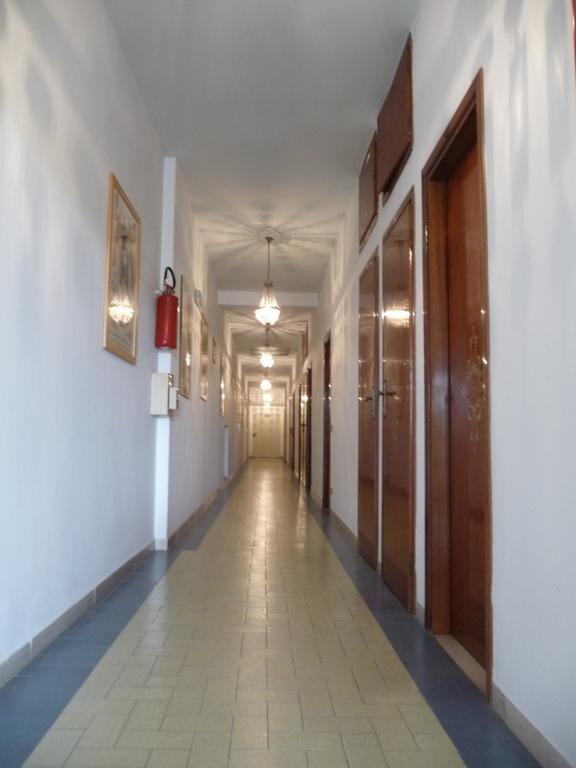 Hotel Meublè Andrea Doria à Torre del Lago Puccini Extérieur photo