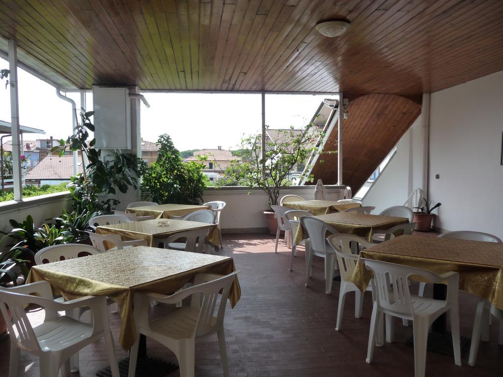 Hotel Meublè Andrea Doria à Torre del Lago Puccini Extérieur photo
