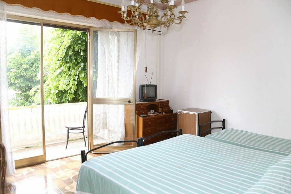 Hotel Meublè Andrea Doria à Torre del Lago Puccini Extérieur photo