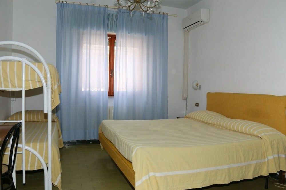 Hotel Meublè Andrea Doria à Torre del Lago Puccini Extérieur photo